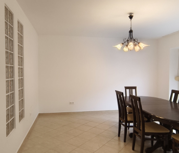 Eladó téglalakás kertvárosban